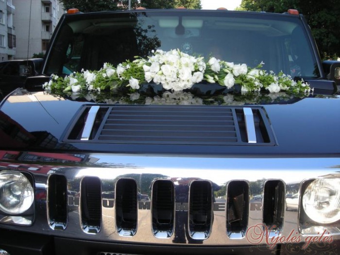  Hamerio automobilio puošimas gėlių kompozicija vestuvėms